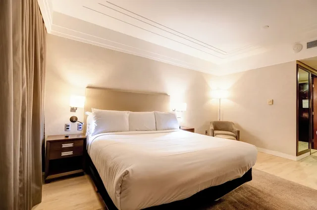 غرفة فاخرة بسرير كينج، Radisson Hotel Alphaville 8/10