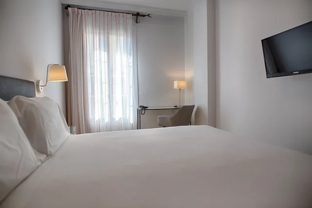 غرفة سوبيريور بسرير مزدوج بإطلالة على المدينة بشرفة، Sercotel Tribuna Malaga 2/5