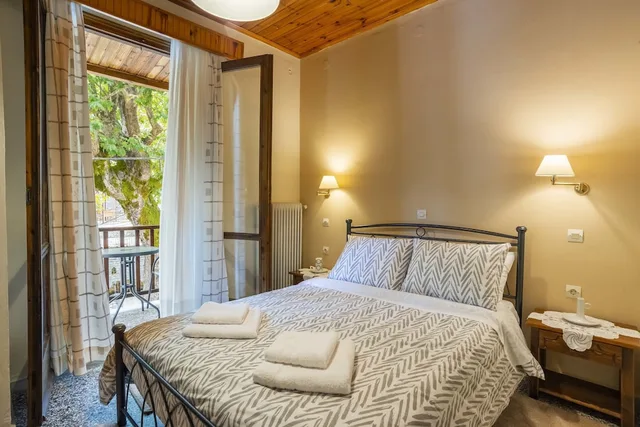 Economy, Double Bed, Helidona 1/3
