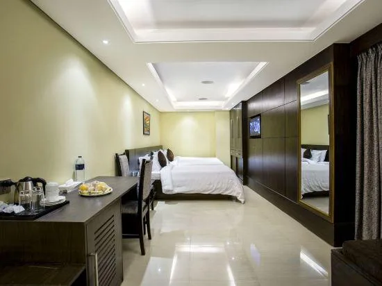 غرفة تنفيذية ديلوكس بسريرين منفصلين، Hotel The Capital 1/1