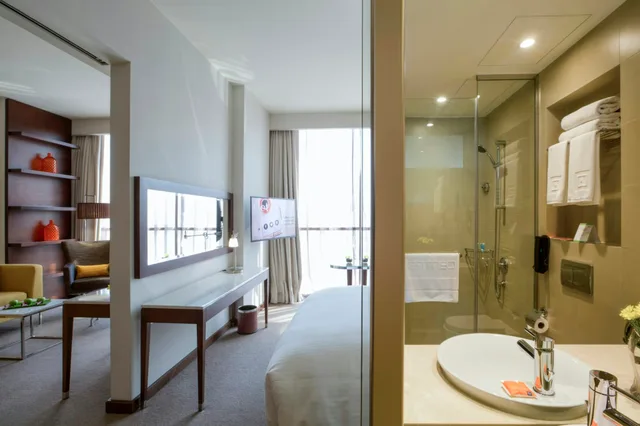 جناح بسرير كوين بغرفة نوم واحدة، Centro Barsha by Rotana 2/2