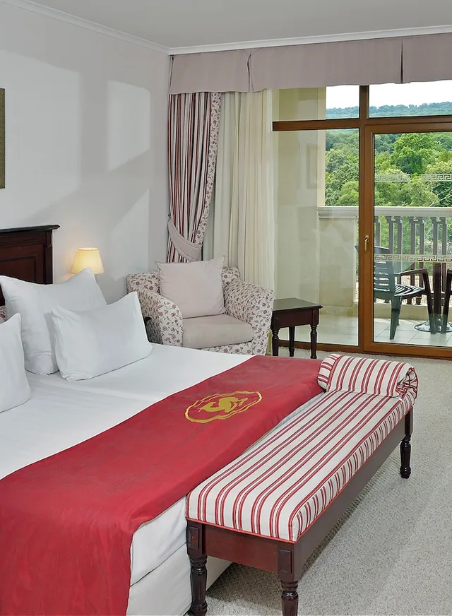 غرفة كلاسيكية بسريرين منفصلين بإطلالة على المتنزه، Melia Grand Hermitage 1/6
