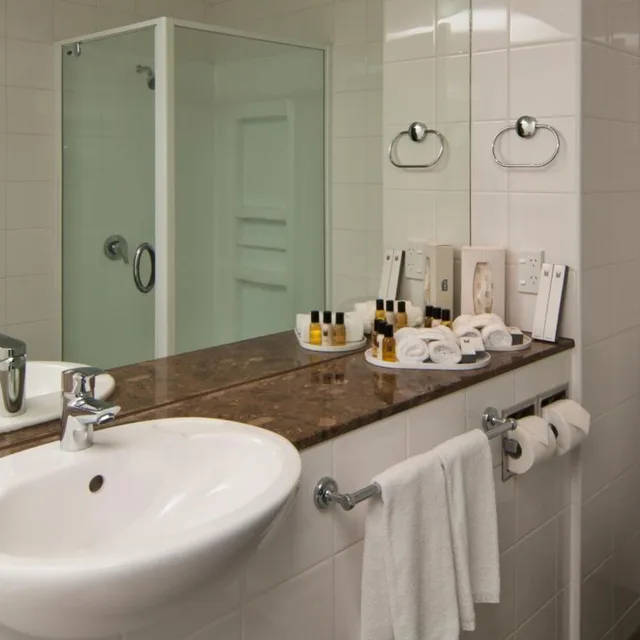 جناح جونيور بإطلالة على البحيرة بشرفة، Copthorne Hotel and Resort Queenstown Lakefront 5/7