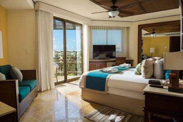 Tropical, Premium, Deluxe, King Bed, Dreams Riviera Cancun 1/6