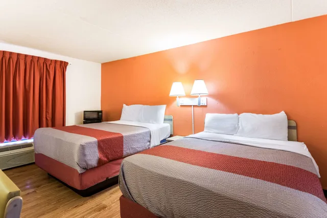غرفة قياسية بسريرين مزدوجين، Motel6 Ashland, VA 3/8