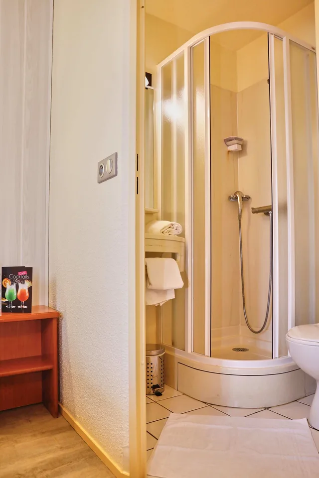 غرفة بسرير كوين، Brit Hotel Chambery 7/7