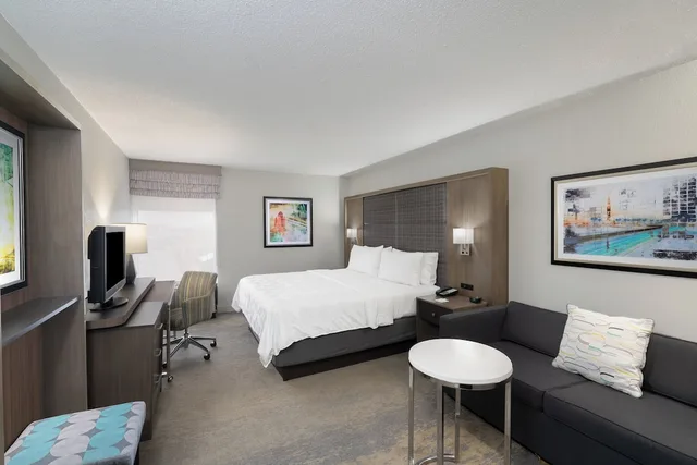غرفة قياسية بسرير كينج، Holiday Inn Huntsville Research Park 3/6