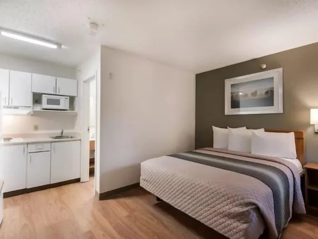 استوديو اقتصادي بسرير كوين، Birch Hill Suites Kansas City - Independence, Mo 2/10