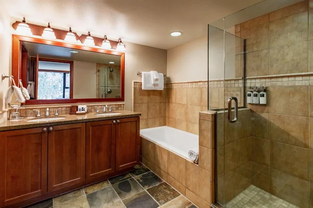2 Bedrooms, Deluxe, Penthouse, King Bed, 2 Queen Beds, Sofa, Everline Resort & Spa 5/11