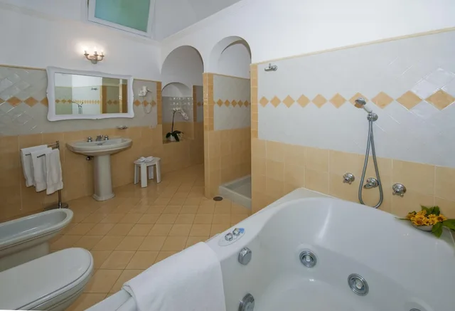 جناح بشرفة، Villa Rosa 1/2