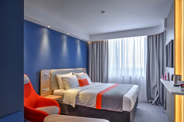 غرفة بسرير كوين للمدخنين، Holiday Inn Express - Almaty, an IHG Hotel 2/3