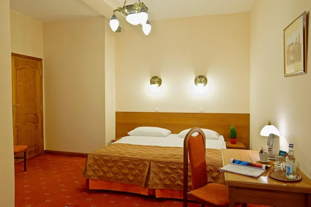 غرفة قياسية بسرير مزدوج أو سريرين منفصلين، Hotel Regent 2/9