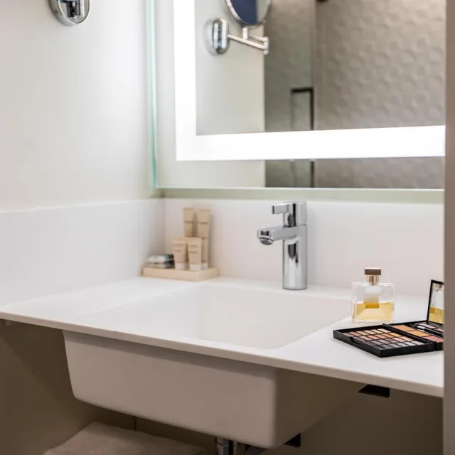 Family, 1 Double and 1 Single Bed, Mercure Paris Gennevilliers 5/5