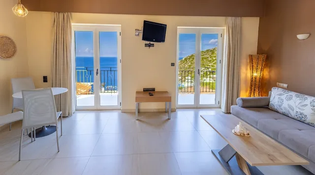 جناح سوبيريور بسرير كينج بإطلالة على البحر، Petani Bay Hotel 8/10