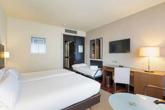 غرفة قياسية مع سرير إضافي، Hotel Attica 21 Coruna 2/3