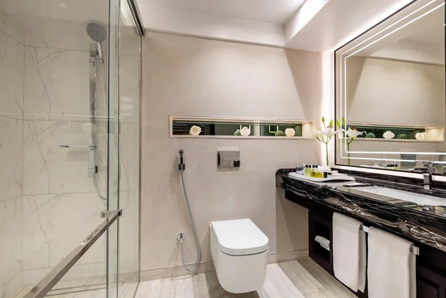غرفة كلاسيكية بسرير كينج، InterContinental Muscat 3/4