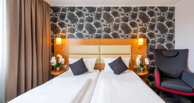 غرفة قياسية بسرير مزدوج، PLAZA INN Stuttgart-Filderstadt 2/7