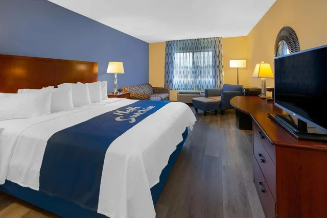 غرفة رباعية بسريرين مزدوجين، Days Inn By Wyndham Milan Sandusky South 1/2