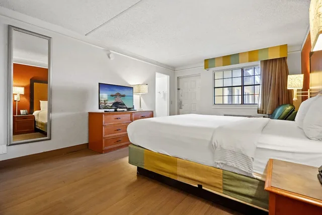 غرفة بسرير كينج، La Quinta Inn by Wyndham Costa Mesa / Newport Beach 3/10