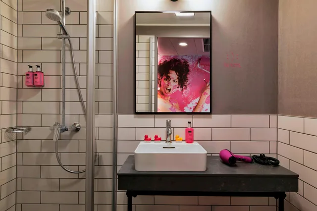 غرفة بسريرين منفصلين، Moxy Frankfurt East 3/4