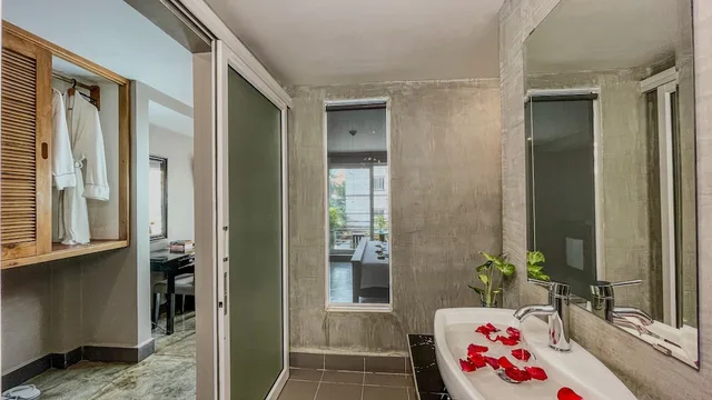 استوديو بسرير كوين بإطلالة على المسبح بشرفة، G&Z Urban Hotel 5/5
