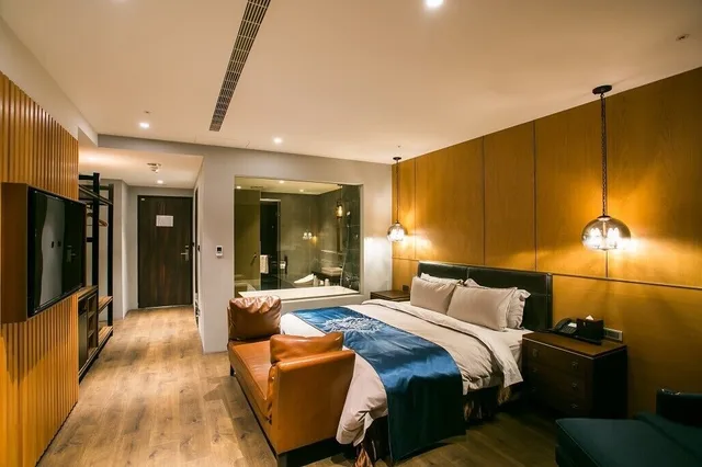 Economy, Queen Bed, No Window, Saint Art Hotel 2/3