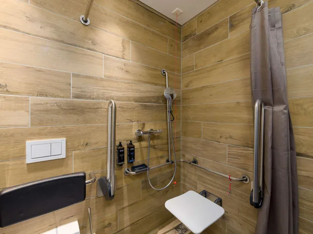 غرفة بسرير كوين لذوي الإعاقة، Mercure Zurich City 7/8