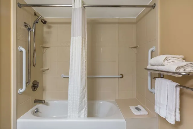 غرفة قياسية بسرير كوين لذوي الإعاقة، Best Western Braintree Inn 5/6