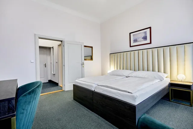 Room, Double or Twin Bed, Pool Access، Hotel Maxim 4/10