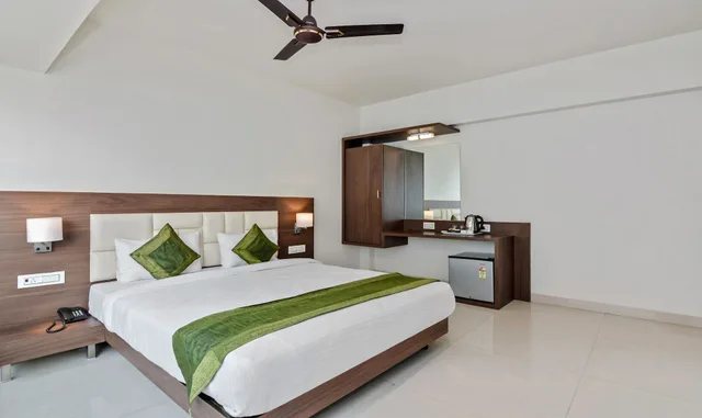 غرفة قياسية بسرير كوين، Treebo Staycation Holiday 6/9