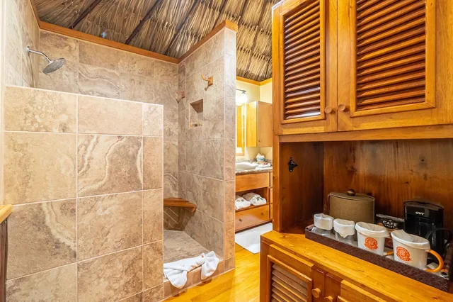 Honeymoon, Cabana, King Bed، Ramons Village Resort 4/4