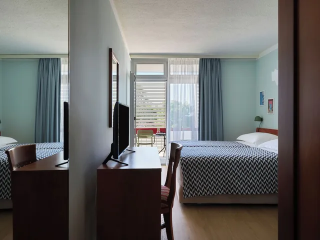 Room, Twin Beds, Park or Courtyard View, Balcony، Amadria Park Beach Hotel Niko 4/7