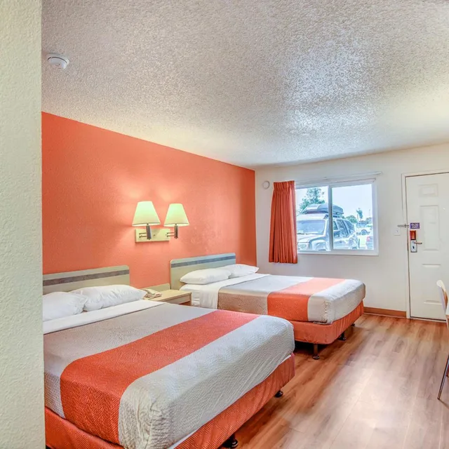 غرفة رباعية، Motel6 Stockton, CA - Charter Way West 5/10