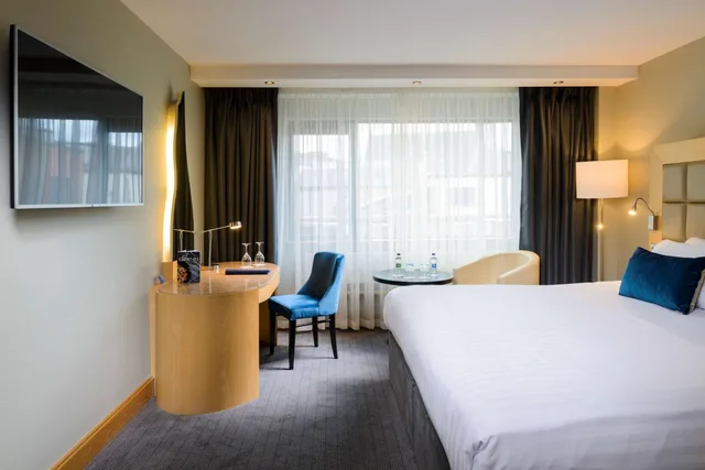 غرفة سوبيريور بسرير مزدوج بإطلالة على النهر، RADISSON BLU HOTEL, ATHLONE 1/6