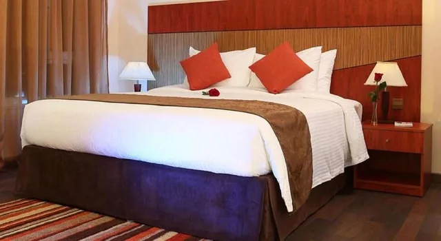 جناح تنفيذي بسرير كينج بمطبخ صغير، Best Western Plus Salmiya 1/2