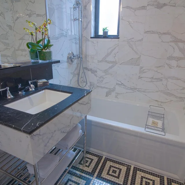 2 Bedrooms, Executive, Suite, Sofa, The Iroquois New York 3/3