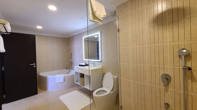 جناح تنفيذي بسرير كينج، Urban by CityBlue Dar es Salaam 5/5