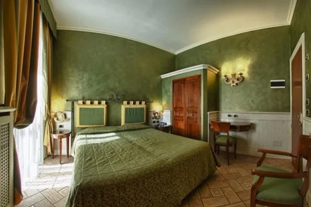 Room, Triple, 1 Double and 1 Single Bed, Hotel Pedrini 3/7