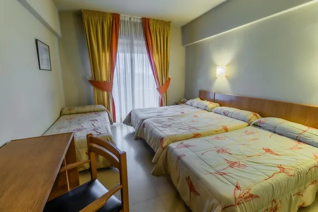 غرفة رباعية، Alhama Hotel 8/10