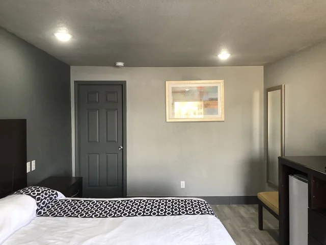 غرفة بسرير كينج، Budget Inn Valparaiso Niceville EglinAFB 1/3
