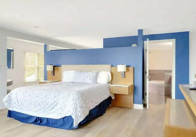 غرفة سوبيريور مفردة بسرير كينج مع أريكة، Harborline Hotel Rockland, ME 6/10