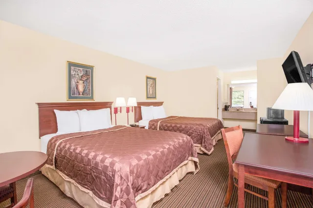 Standard, 2 Queen Beds, Days Inn by Wyndham Spartanburg Waccamaw 5/8