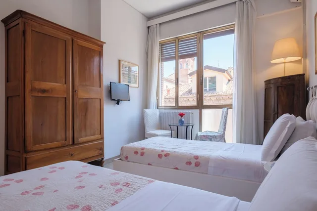 Room, Twin Beds, External Bathroom، Cristina Rossi Bed and Breakfast 2/10