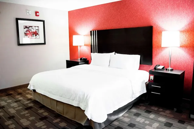 غرفة كلاسيكية بسرير كينج، Hampton Inn & Suites Richmond/Glenside 3/9