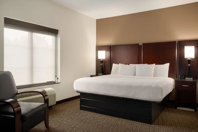 جناح عائلي بسرير كينج وسريرين منفصلين، La Quinta Inn Suites By Wyndham Memphis Wolfchase 4/5