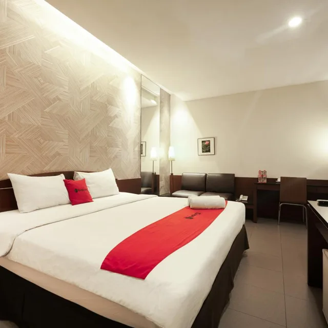 Junior Suite, RedDoorz Plus @ Cipaganti Street 3 2/10
