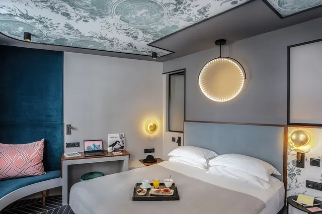Double Prestige, Hotel Louison 2/6