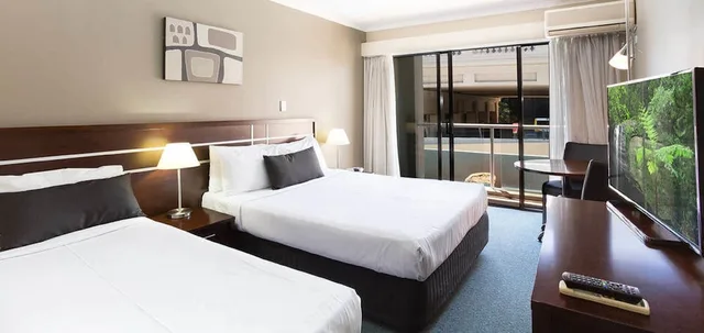 شقة بسريرين منفصلين بغرفتي نوم مع أريكة، Riverside Hotel South Bank 1/2