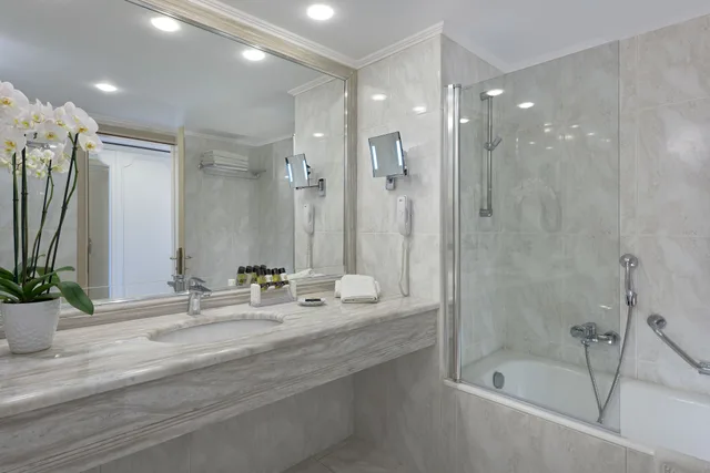 غرفة سوبيريور بسريرين منفصلين بإطلالة على البحر، Rodos Palladium Leisure and Wellness 3/4