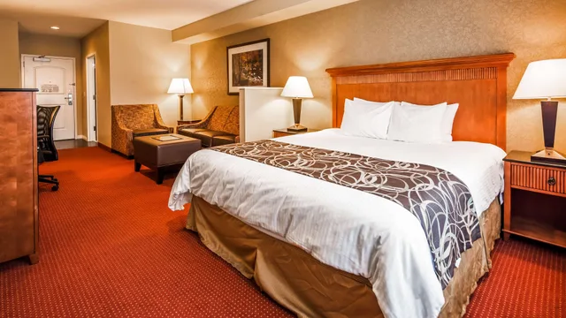 جناح، Best Western Plus Canyon Pines 4/7